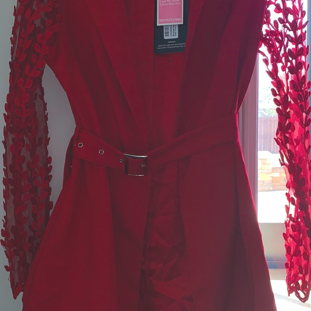 Pretty Little Thing Red Woven lace sleeve belt Blazer Size 6